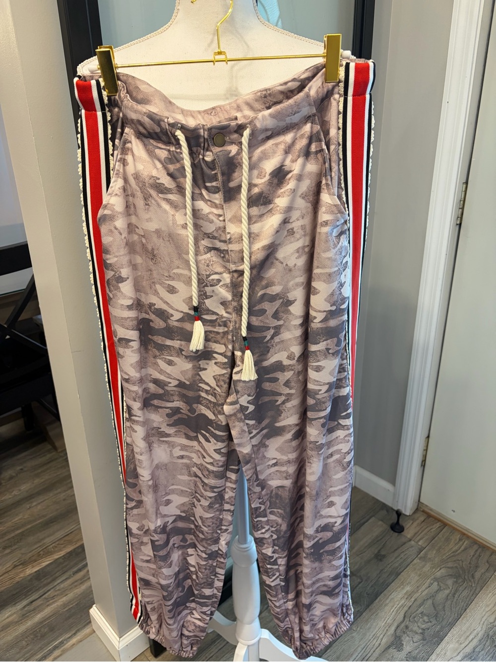 NWT…Boutique Camo Print Joggers With Striped Fabric & Eyelet Detail…Size Large